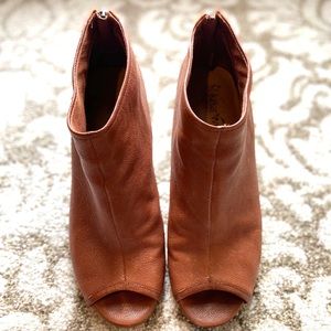 Nine West open toe wedges. Adorable!